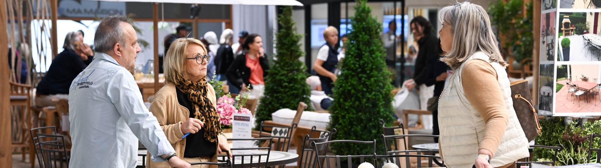 Public en immersion à foire de paris 2025, entre artisanat du monde, shopping maison et animations festives à Paris Expo Porte de Versailles