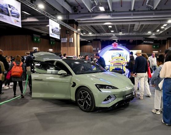 Voiture électrique sur Auto Mobil Paris